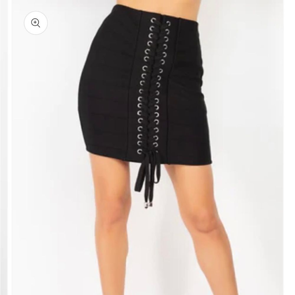 Haute Monde Black Lace Up High Rise Mini Skirt sz L